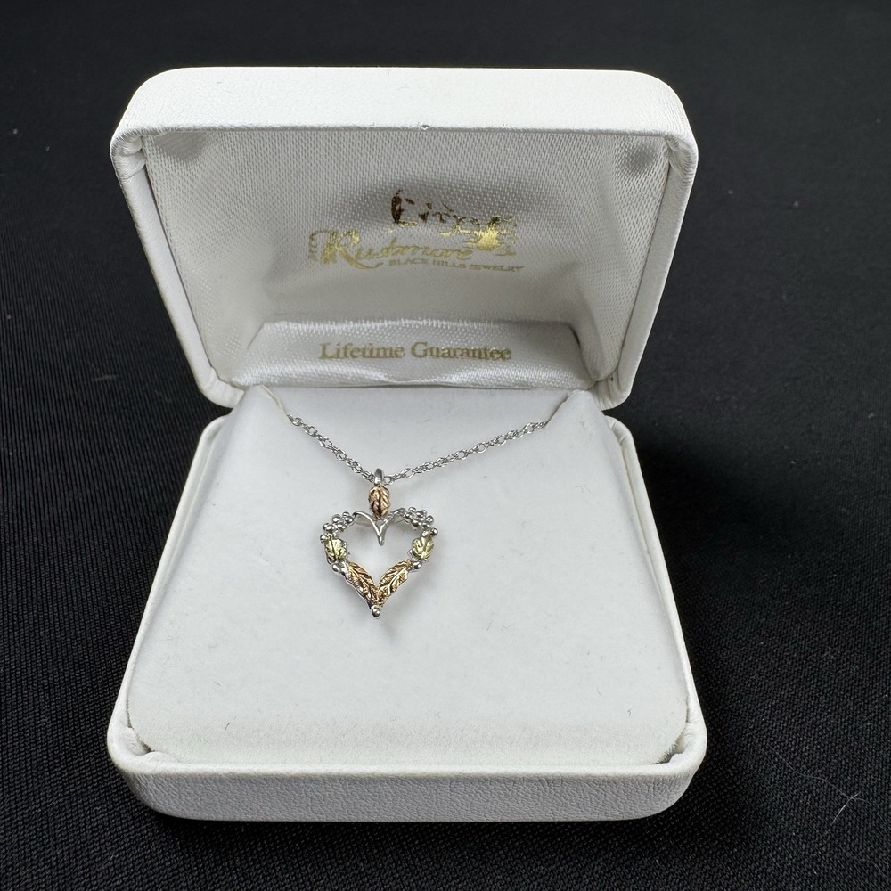 Mount Rushmore Black Hills 925 Sterling‎ Silver Gold Heart Necklace